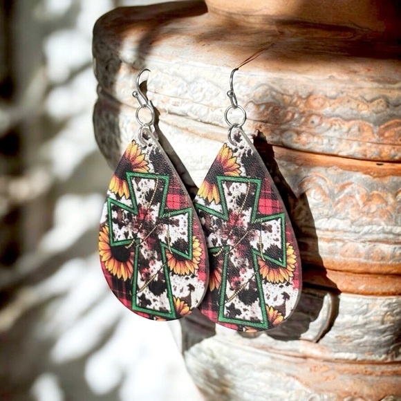 5 For $25💫Groovy Hippie Boho Teardrop Dangles Earrings - Picture 1 of 3
